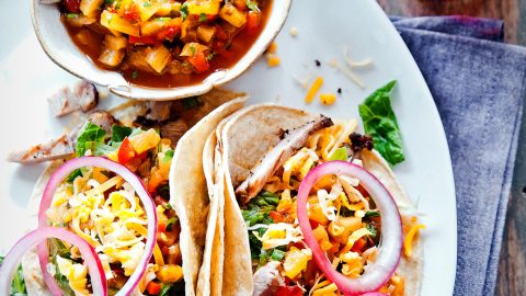 Tortilla met carnita